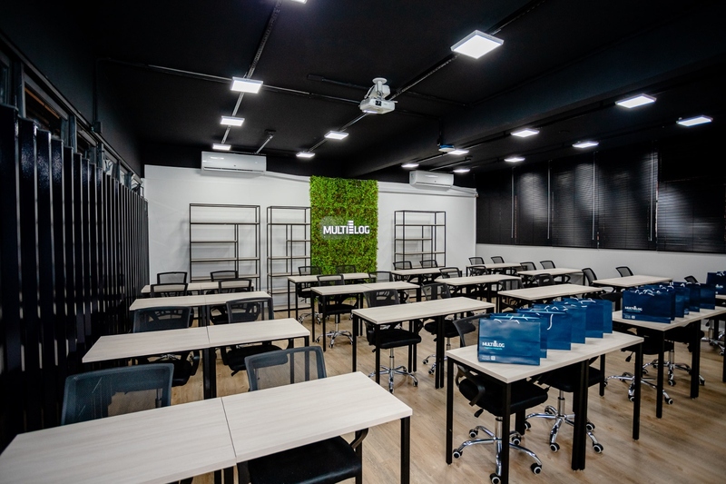 Sala Multilog Univali Foto Dales Hoeckesfeld   (1).jpg
