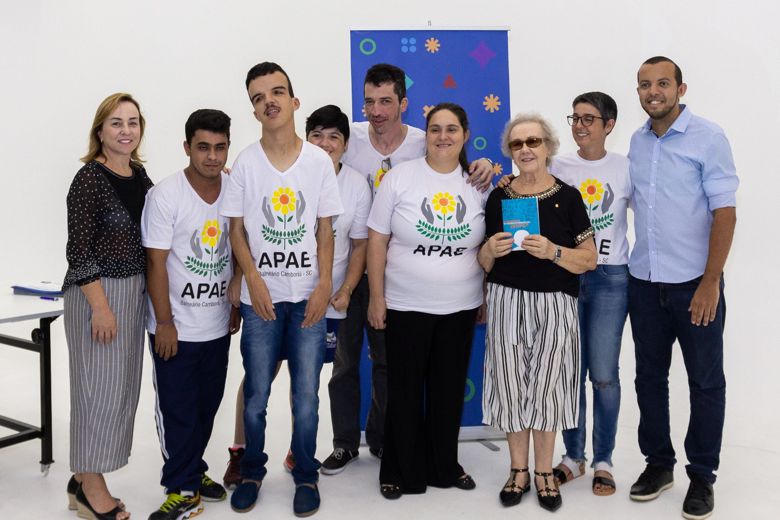 2019-04-17 - caderneta equipe Apae.jpg