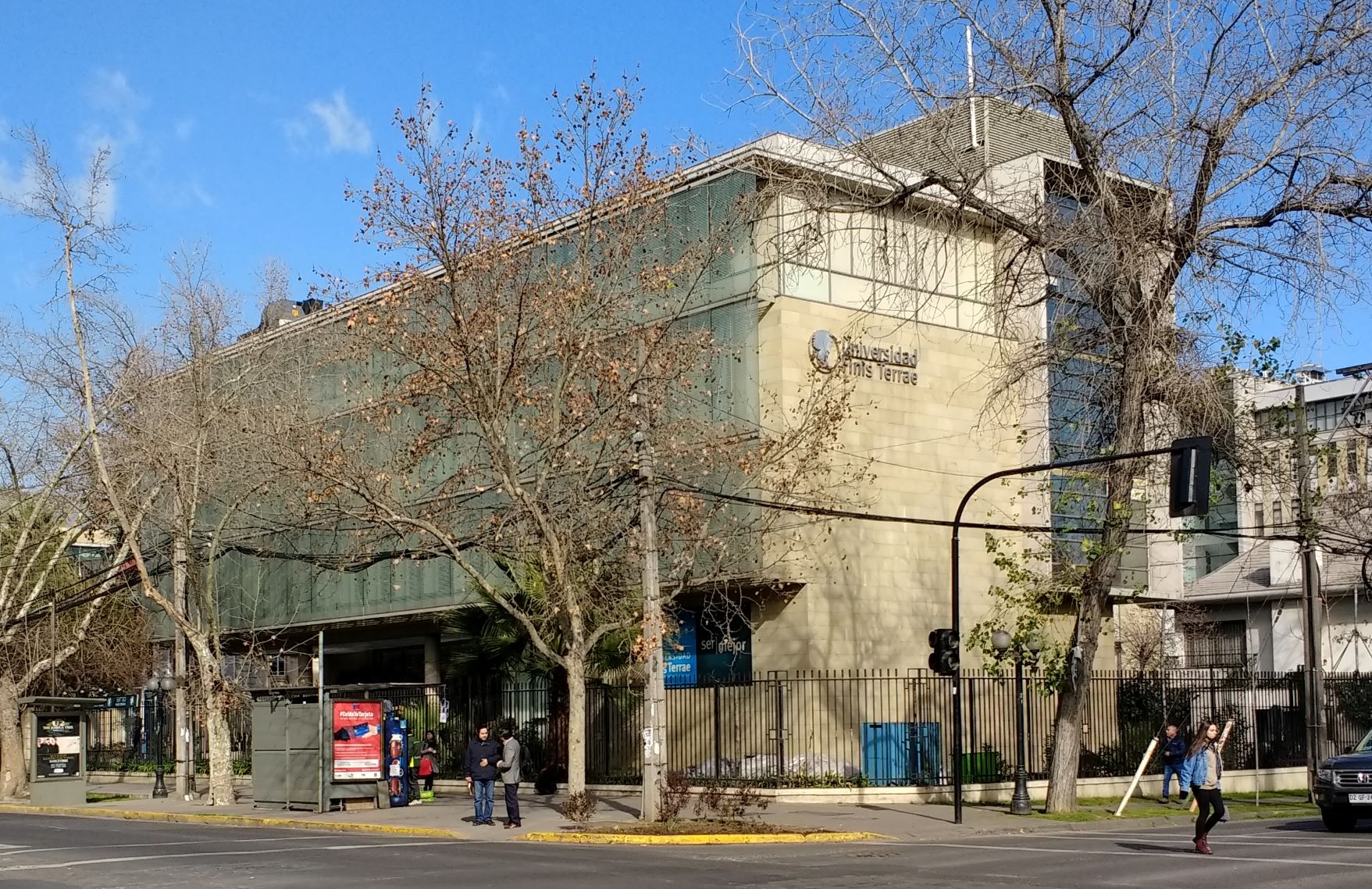 Universidad_Finis_Terrae,_Santiago.jpg