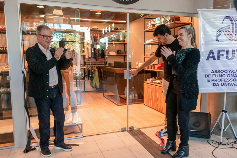 Inauguração Loja Afuvi - Dales Eichler-16_Easy-Resize.com.jpg