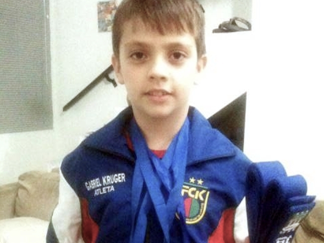 Faixa azul em karatê, Gabriel, aos 10 anos, estuda no CAU com apoio do Bolsa Atleta. Crédito: Arquivo pessoal.